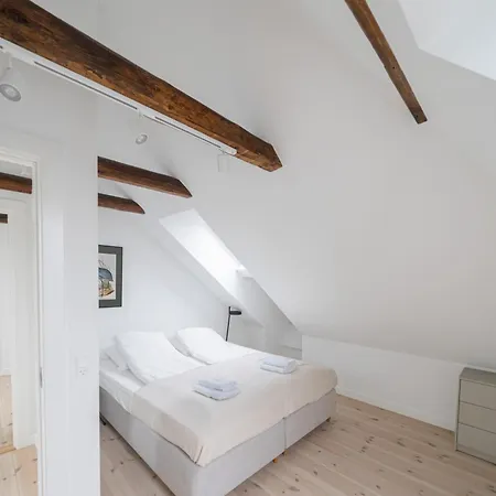 Beautiful And Bright 4-Br - 51