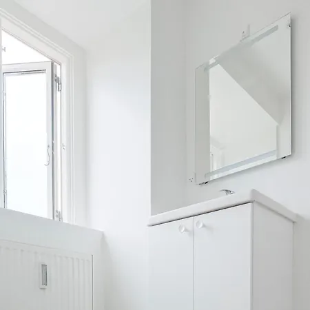 Beautiful And Bright 4-Br - 51 *